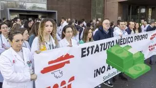 ¿Cuánto cobra un médico en España?