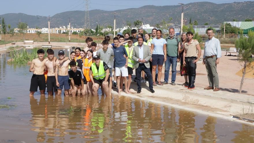 Habilitado un humedal urbano en el parque del Canal con más de 2.000 ejemplares de flora acuática autóctona