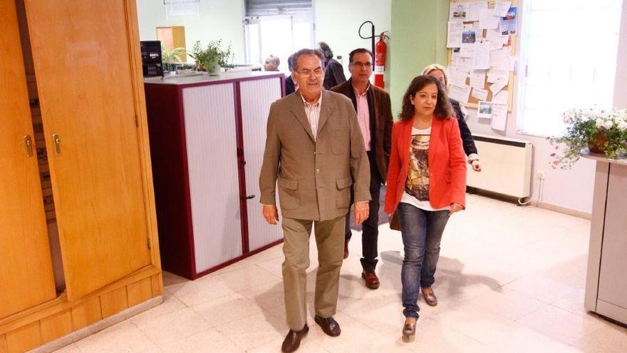 La candidata del PSOE, en su visita a Cobadú
