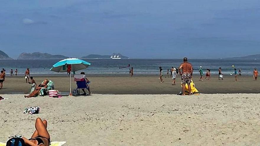 Una bolsa de aguas fecales de origen incierto pone en jaque a la playa de  Patos - Faro de Vigo
