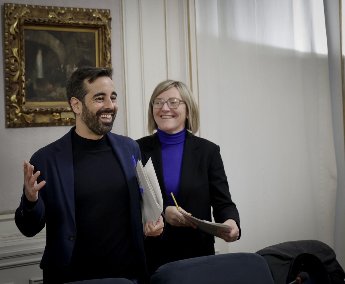 José Muñoz y María José Salvador, durante la junta de síndics de este martes.