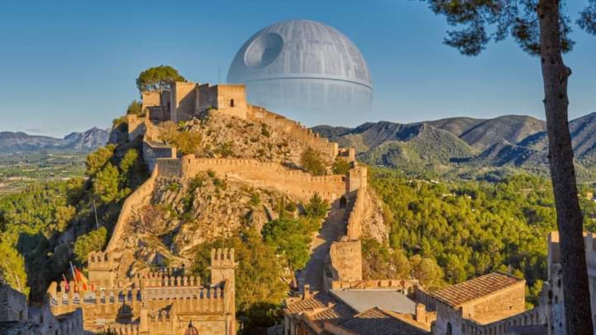 La sombra de la Estrella de la Muerte, al fondo, cerca del Castell de Xàtiva.