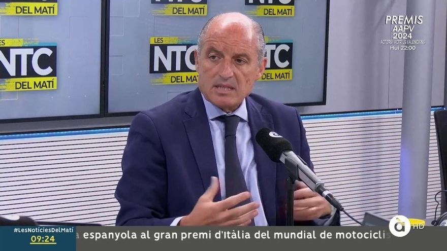 &quot;No le permito hablar&quot;: el tenso enganchón de Camps con un periodista en su regreso a À Punt