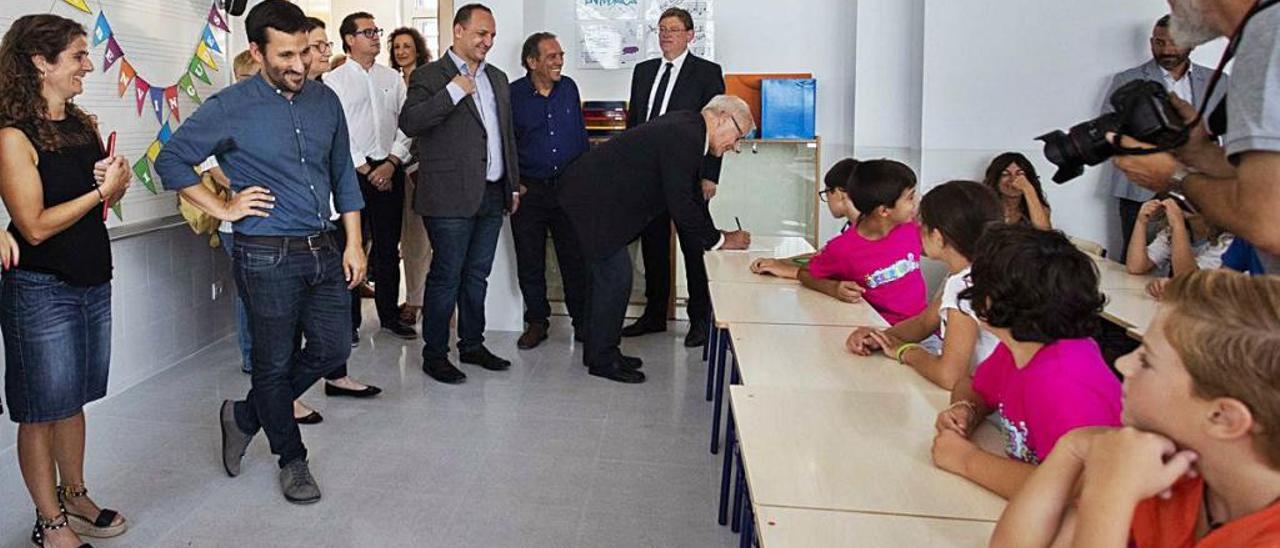 El conseller Vicent Marzà y otros miembros del Consell inauguraron el 2019-20 en el CEIP 103 de València.