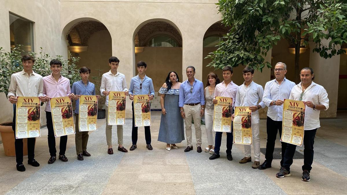 Presentación del circuito de novilladas con algunos participantes.