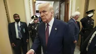 Wall Street cae tras el anuncio de Trump de retrasar los aranceles a México al 2 de abril