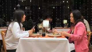 Una soltera teoriza sobre la receta de la juventud en 'First dates': "La gente está destruida"