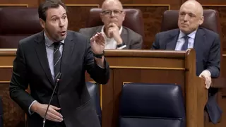 Puente amenaza con sanciones a la Comunidad de Madrid por incumplir los requisitos de las ayudas al transporte