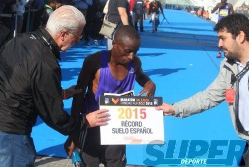 Las mejores imágenes del Maratón Valencia Trinidad Alfonso 2015