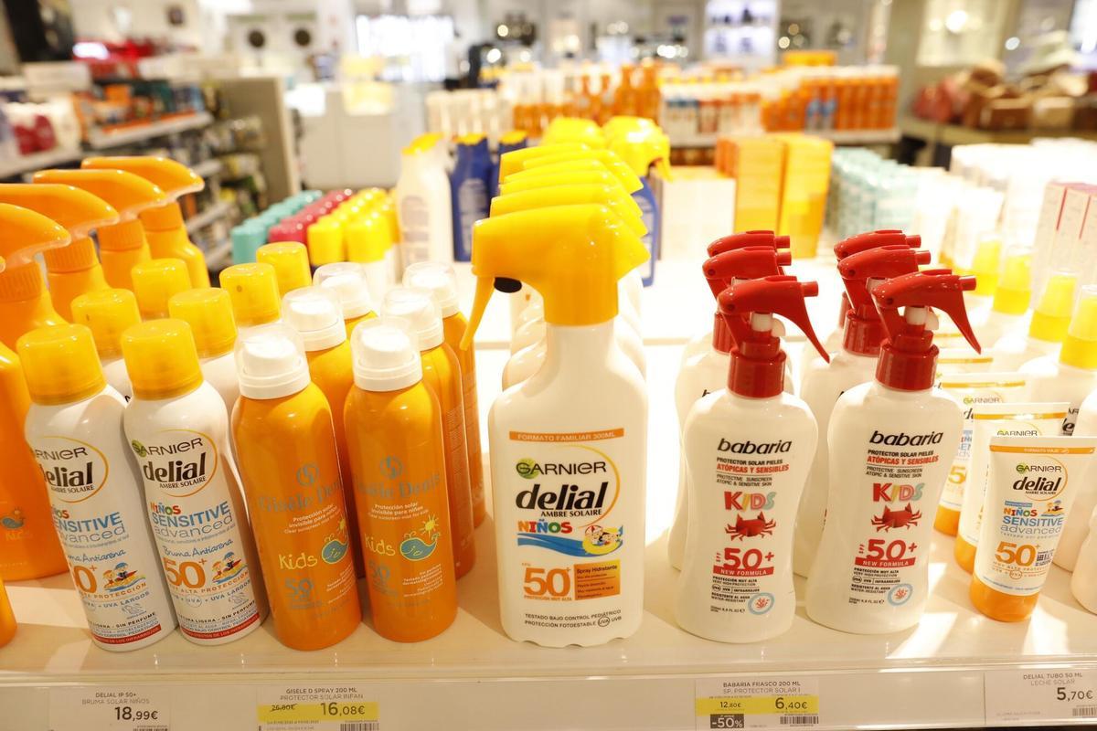 Millors cremes solars segons l’OCU: les quatre més recomanades per a aquest  estiu