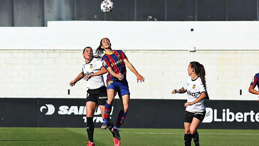 Una acción del partido de ayer en el Antonio Puchades.  | VALENCIACF.COM