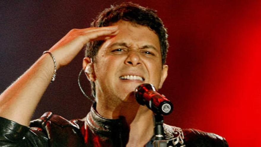 Alejandro Sanz se &#039;ba&#039; de Twitter