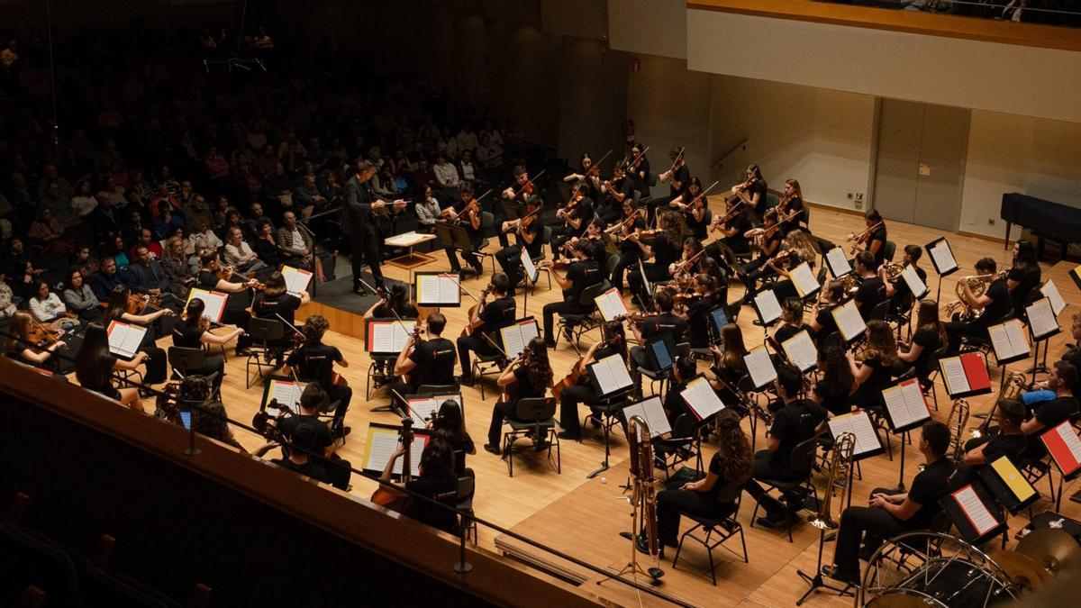 La Orquesta Filarmónica de la Universidad de Valencia ofrece un concierto este domingo en el auditorio.