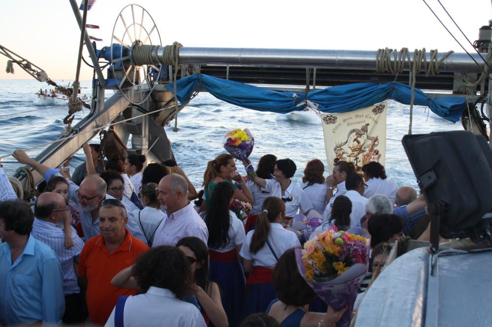 Centenares de personas festejan la festividad de la Virgen del Carmen en La Vila