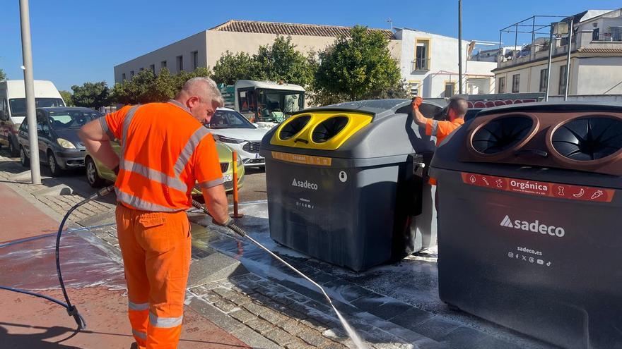 Más papeleras, más baldeo y limpiezas intensivas por barrios: así es el nuevo plan de actuación integral de Sadeco en Córdoba