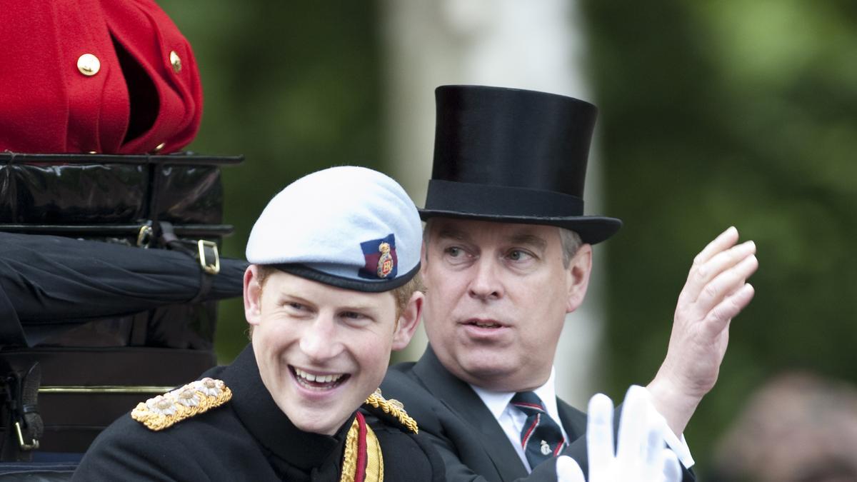El príncipe Harry critica en público al príncipe Andrés por el escándalo de abusos sexuales
