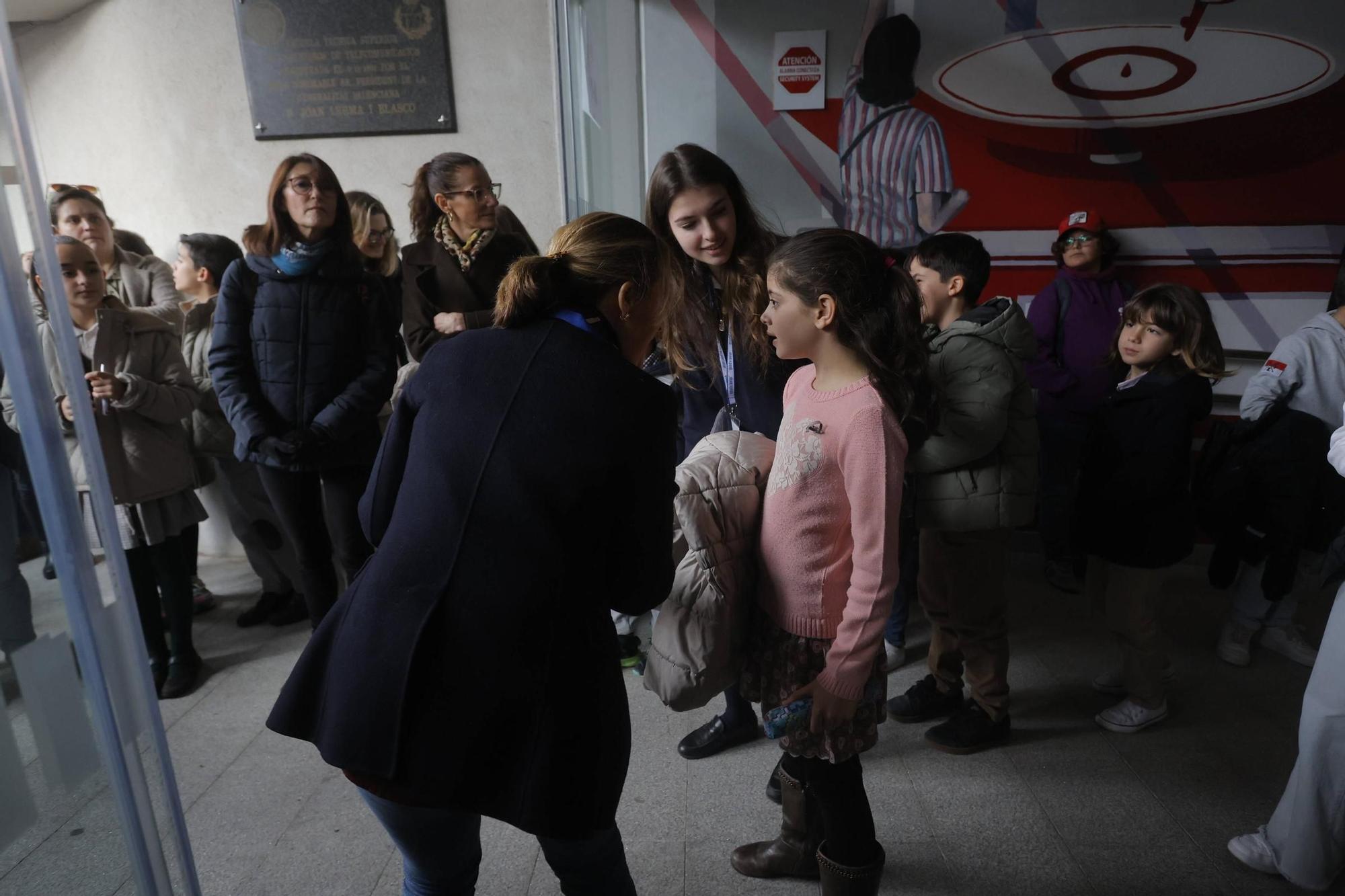 Dos mil niños participan en la Olimpiada Matemática que hoy ha organizado el Colegio Guadalaviar en la UPV