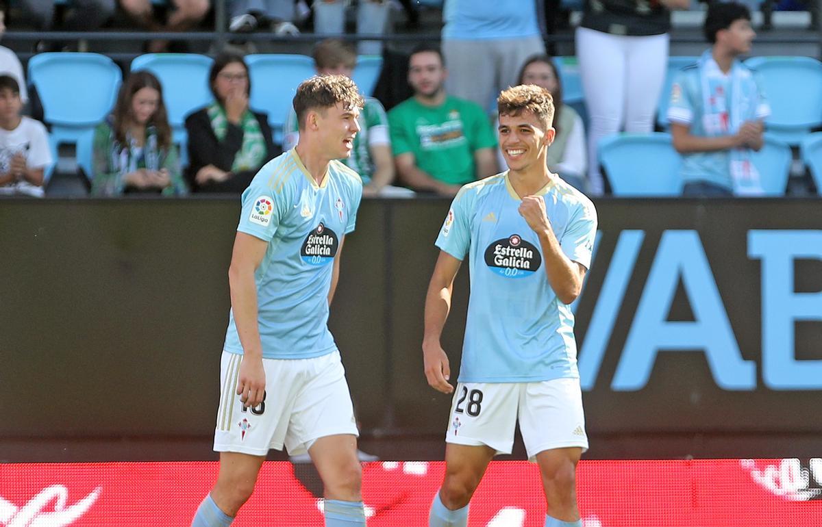 Gabri Veiga celebra su gol en su primer partido como titular contra el Betis.