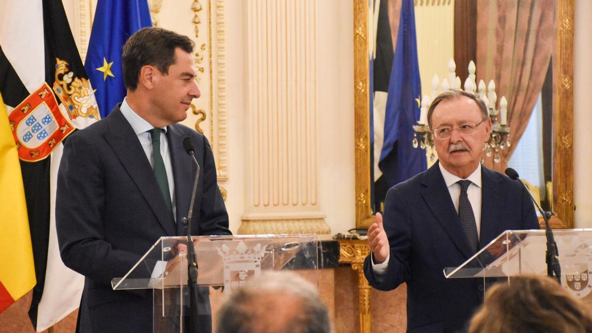 Moreno exige la devolución de los migrantes de Ceuta y Vox avisa contra el reparto de menores:  Nos opondremos por tierra, mar y aire 
