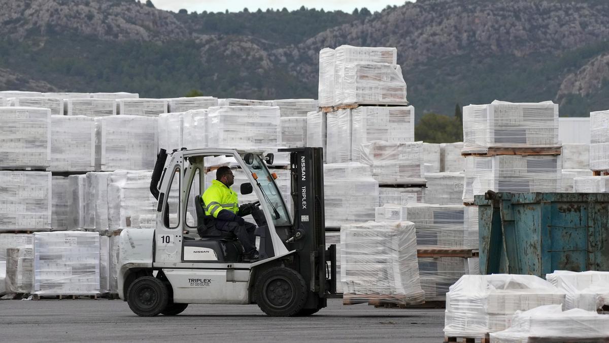 Actividad en el exterior de empresas de cerámica de Castellón.