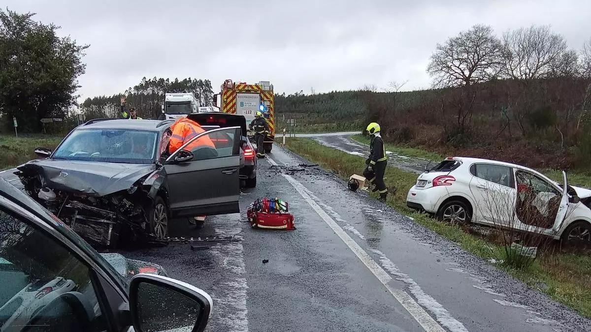 Vehículos implicados en el accidente mortal registrado en la N-634 a su paso por Curtis