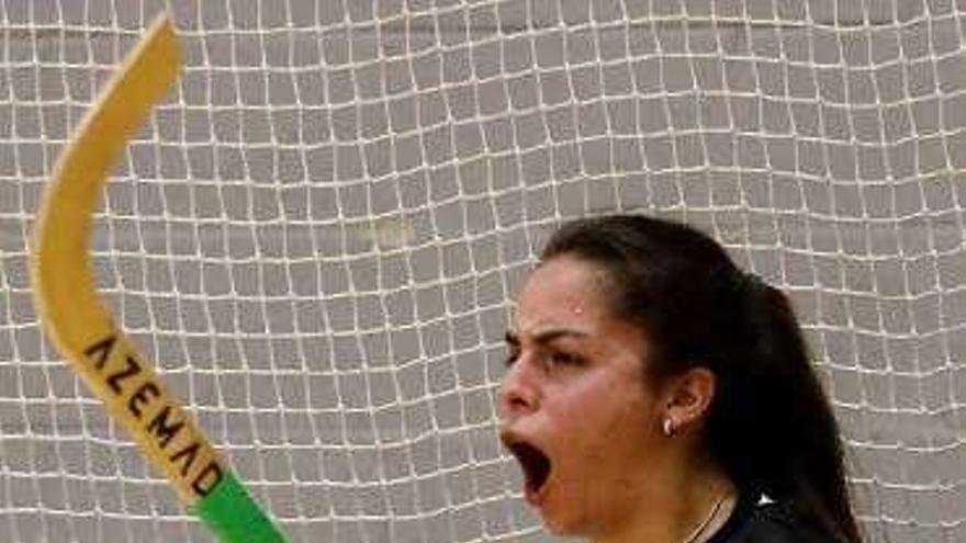 Julieta Fernández celebra un gol