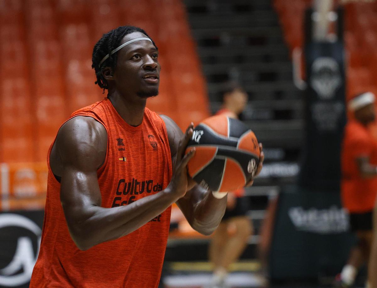 Entrenamiento del Valencia Basket previo al partido frente a Maccabi