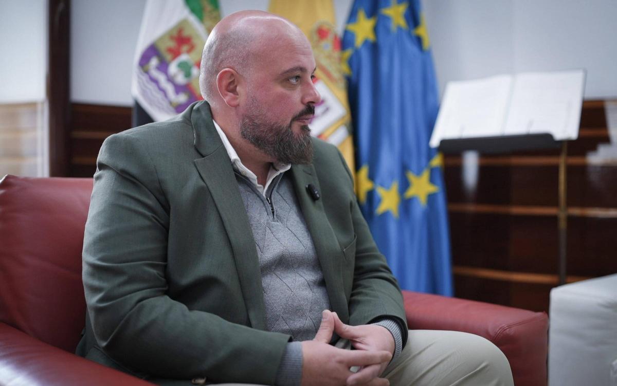 Manuel Naharro, presidente de la Asamblea de Extremadura.