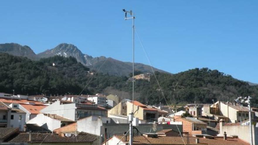 La localitat té una estació meteorològica professional.