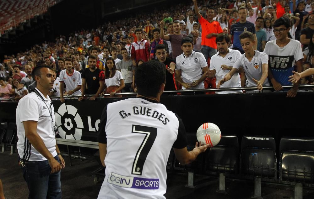 Las mejores imágenes de la presentación de Guedes, Pereira, Murillo, Kondogbia, Maksimovic, Neto y Gabriel