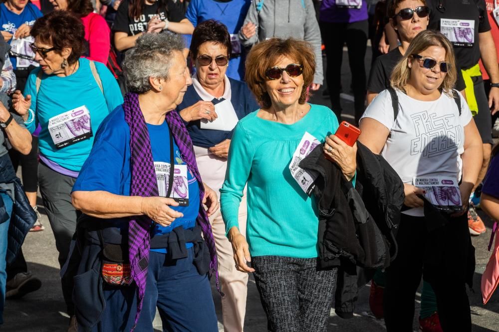 Búscate en la galería de fotos de la Marxa contra la Violencia de Género