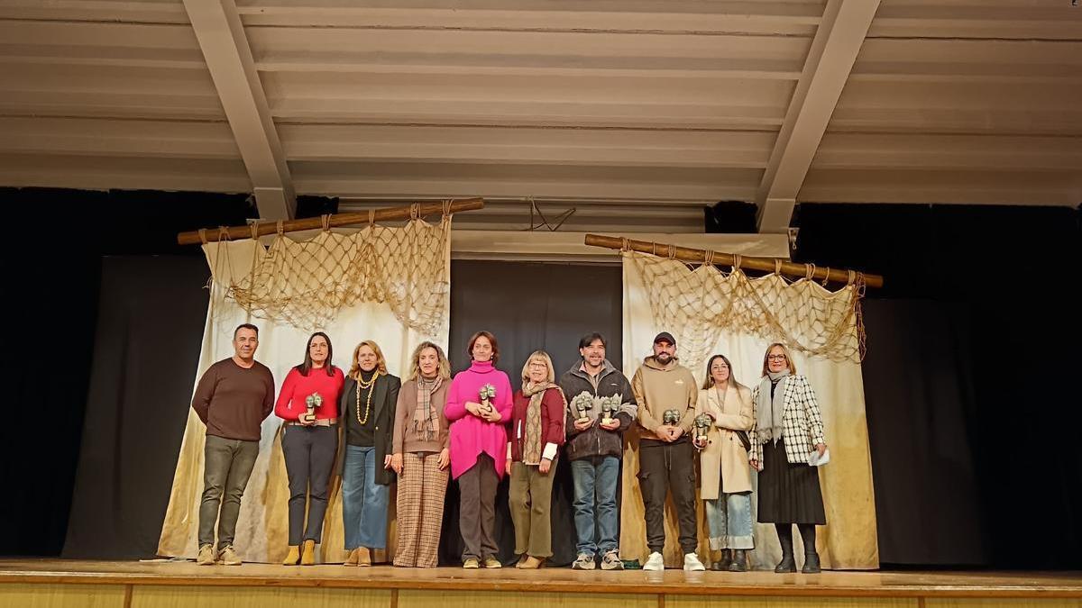 Premiados y organizadores, en el acto de clausura del certamen, en Puebla de Argeme.