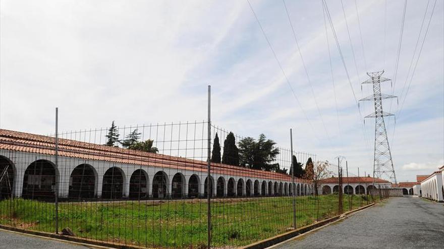 Empieza la negociación para que el cementerio dure otros 20 años