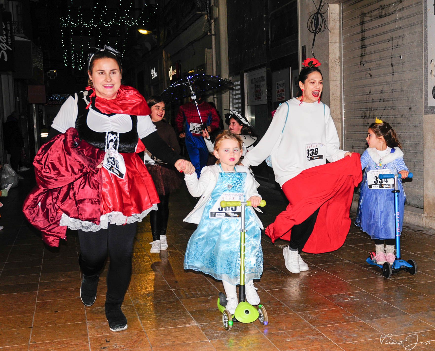 Búscate en la festiva San Silvestre de Gandia 2023