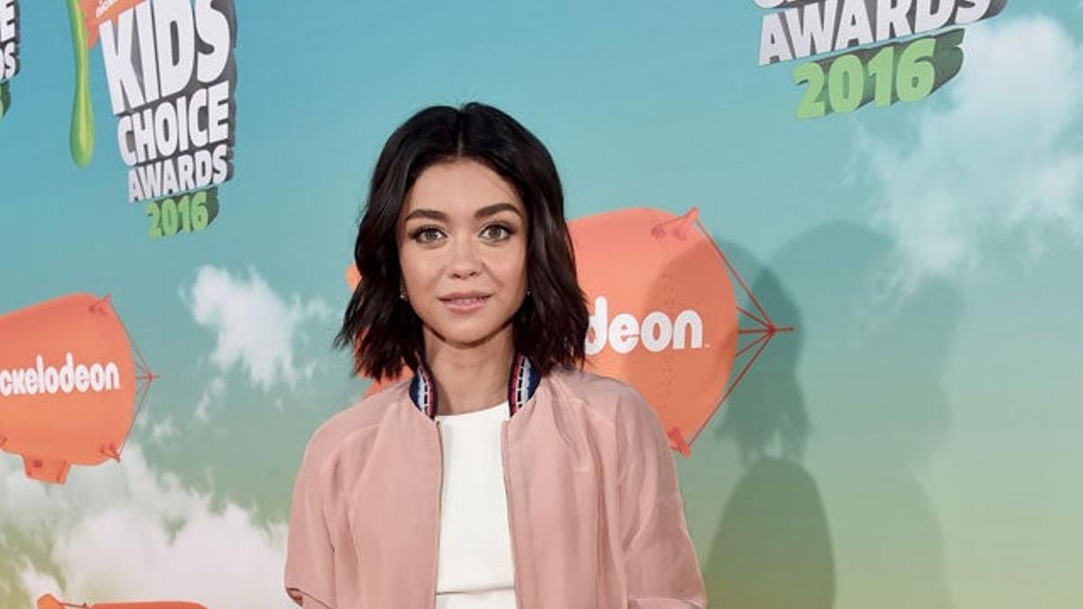 Sarah Hyland, en la alfombra naranja de los Kids' Choice Awards 2016