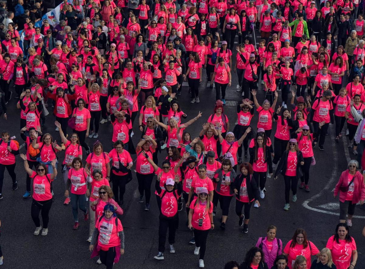 La Cursa de les Dones reuneix 36.000 persones contra el càncer