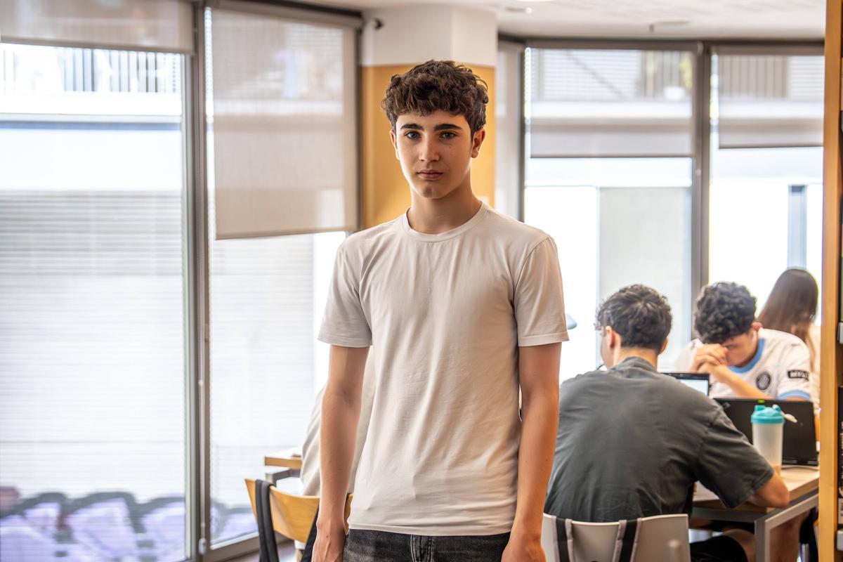 Daniel Aparicio, estudiante de segundo de bachillerato que se prepara para la selectividad.