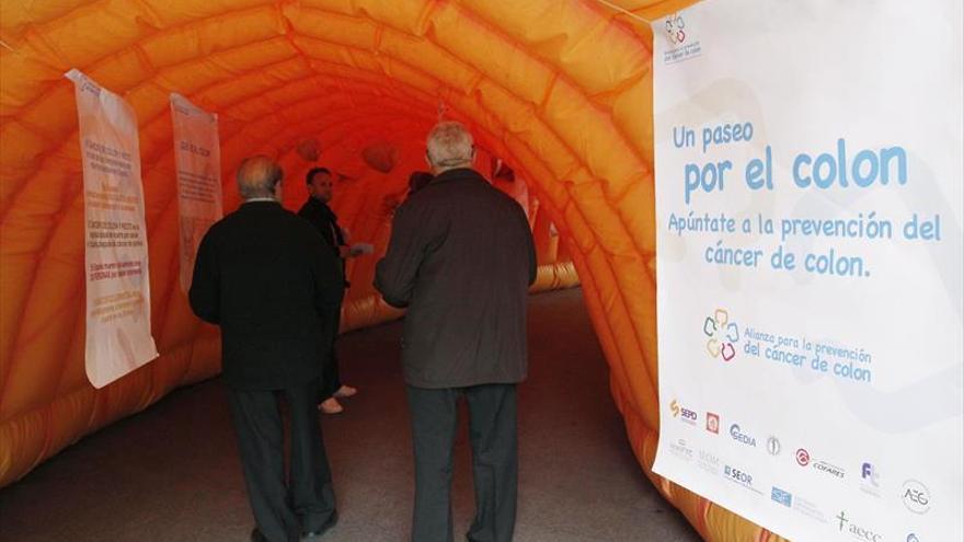 Aragón se compromete a terminar el cribado de cáncer de colon en el 2021