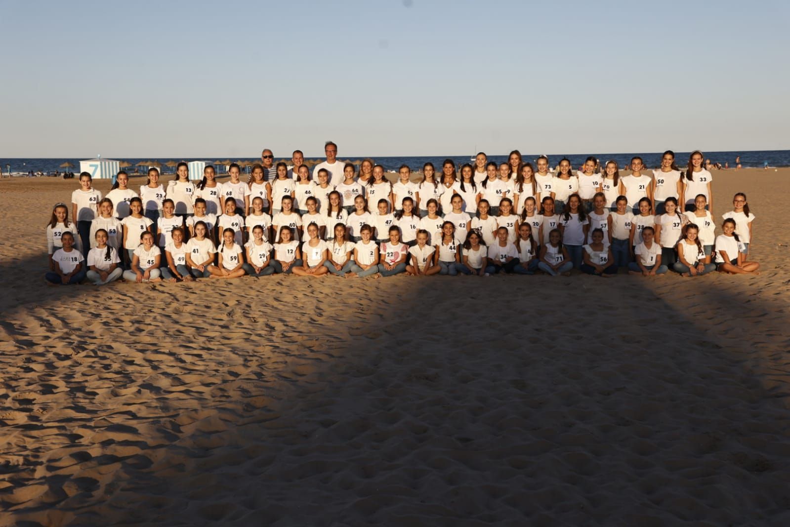 La fiesta playera de las candidatas a Fallera Mayor Infantil de València 2024