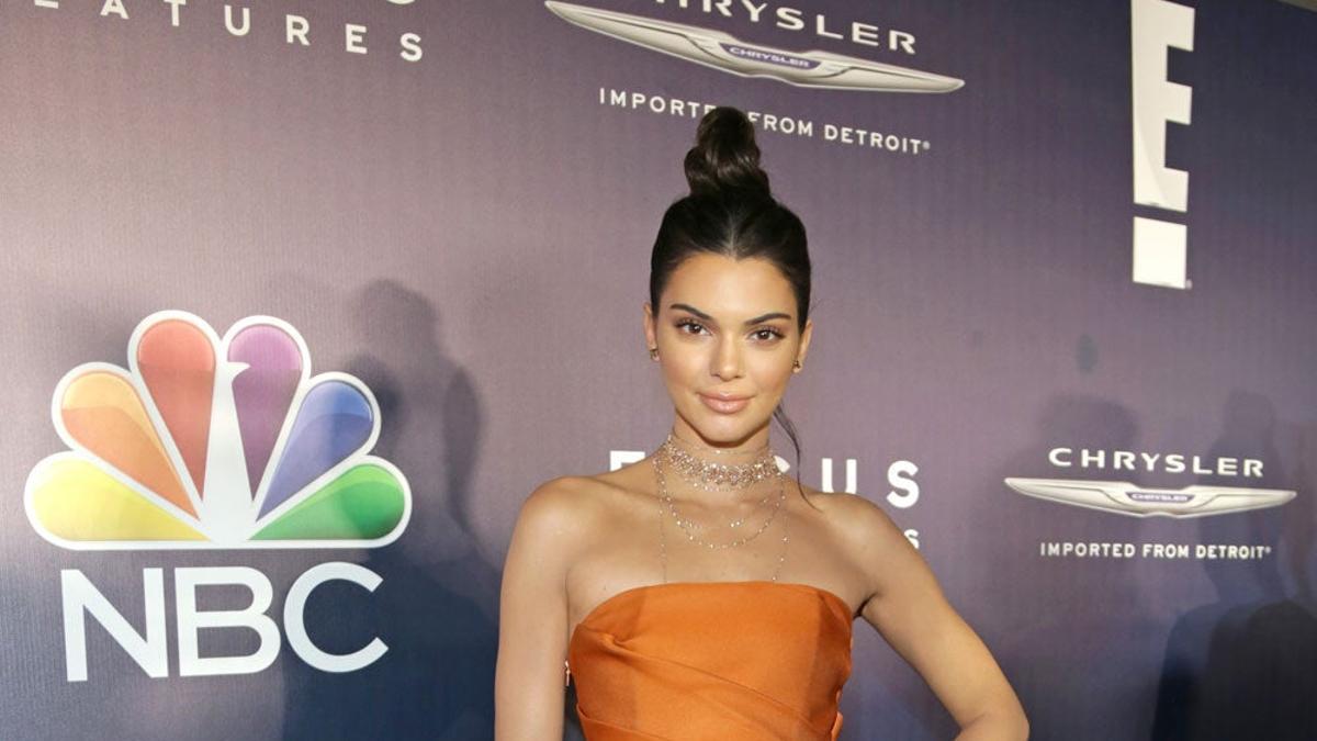 Kendall Jenner pierde su pierna dentro de ese vestido