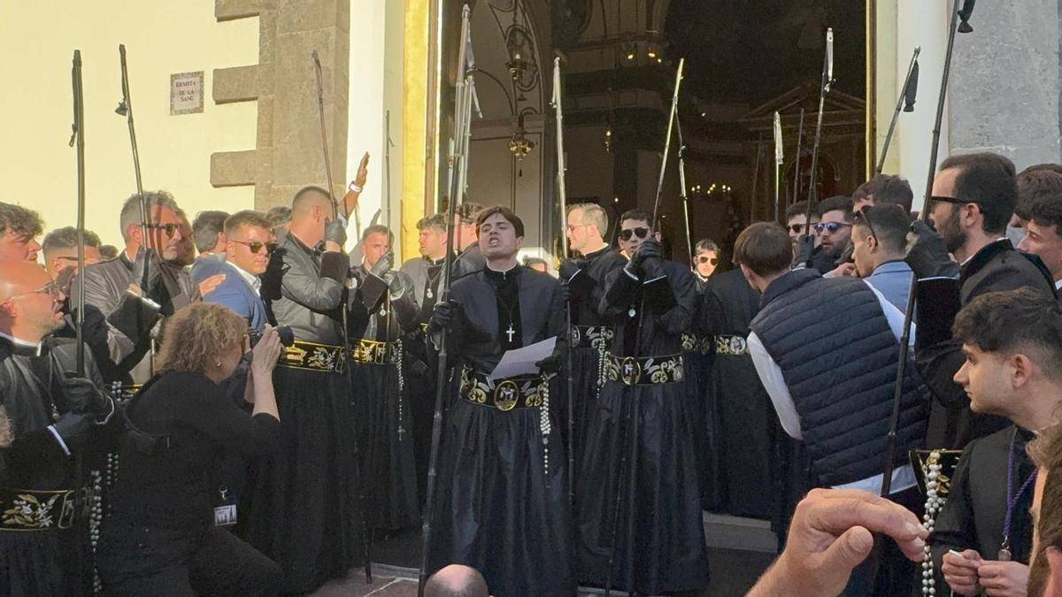 El clavario cerrando la subasta.