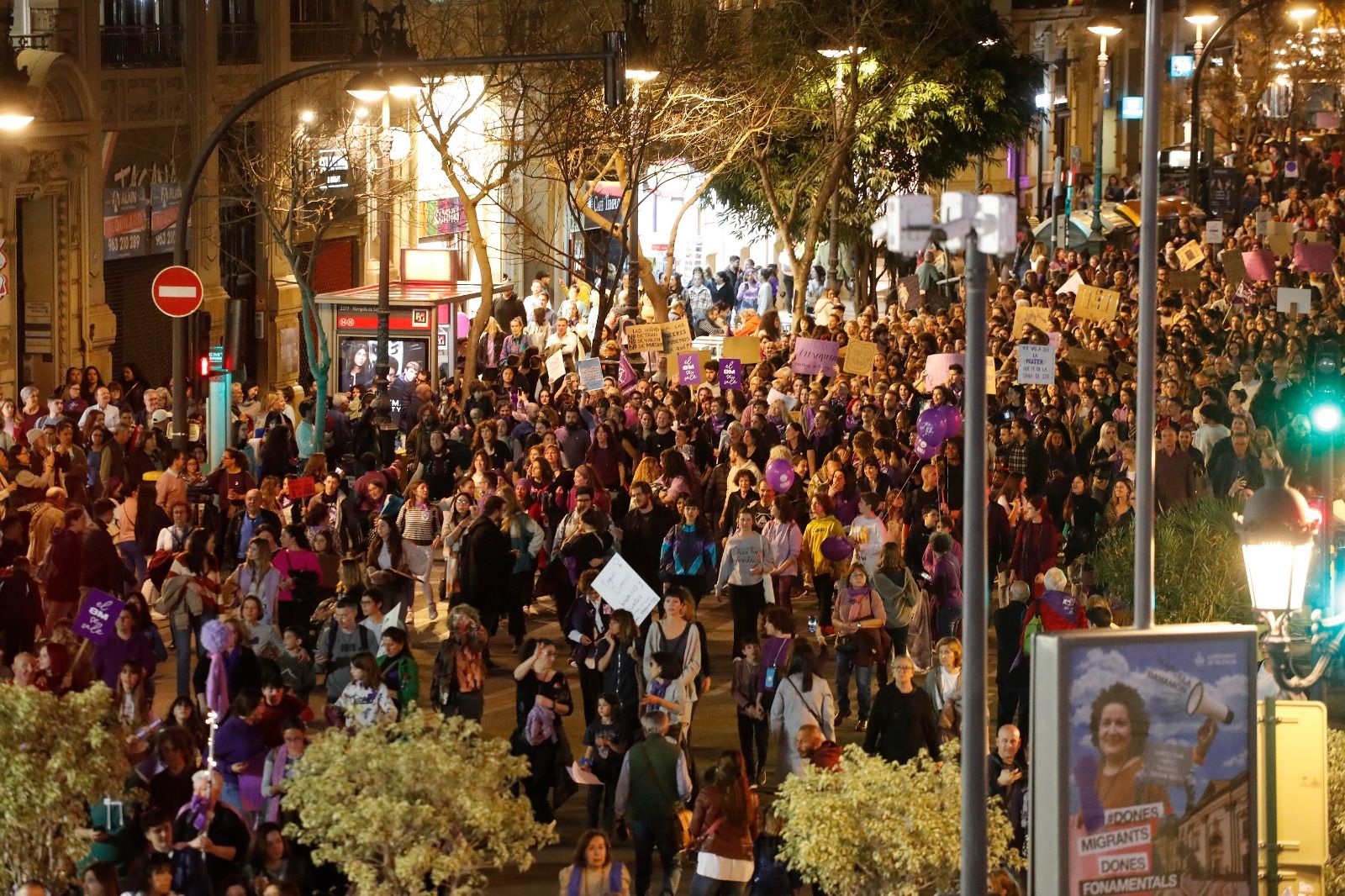 La manifestación de la Coordinadora Feminista de València para celebrar el 8 M