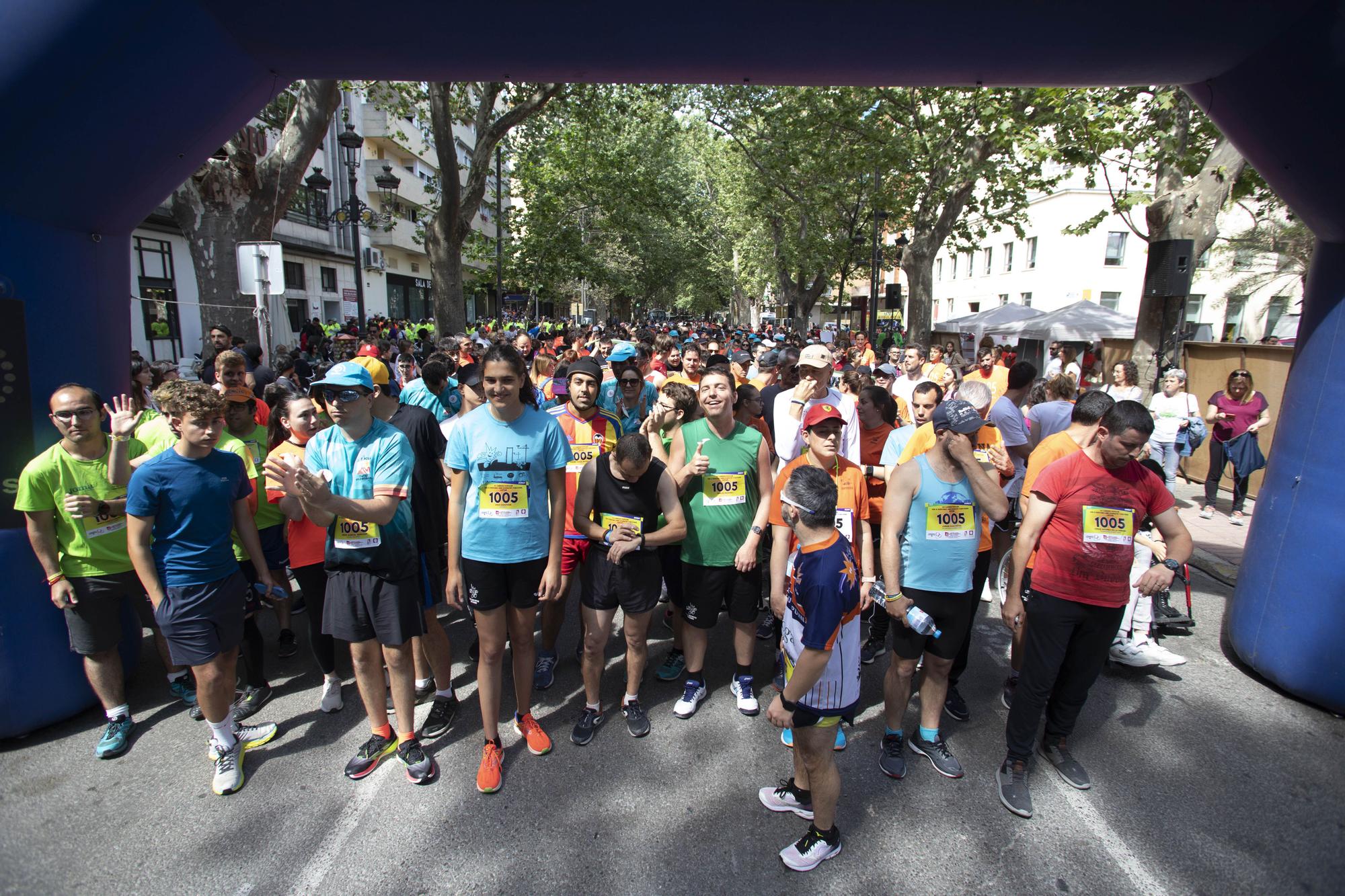 Más de 1.200 personas participan en la XV edición de la carrera de Aspromivise