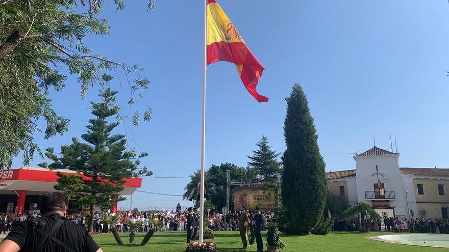 Nules iza la bandera de España más grande de Castellón