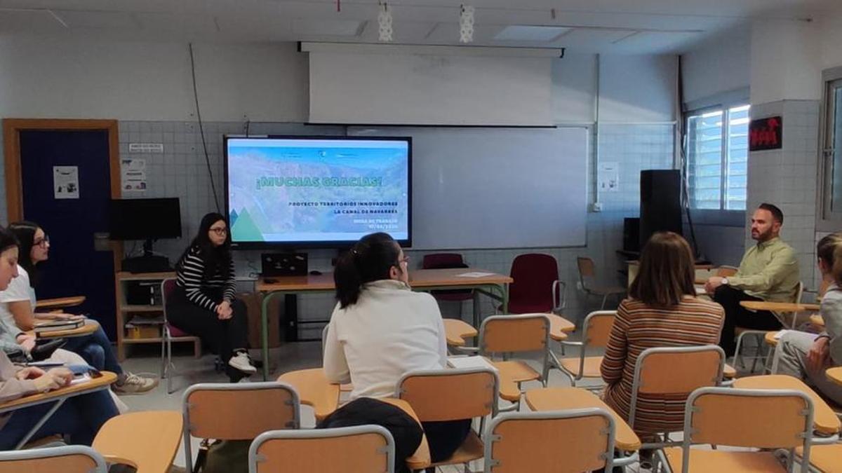 Técnicos de la Canal de Navarrés en una reunión del proyecto Territorios Innovadores para la prevención de incendios.