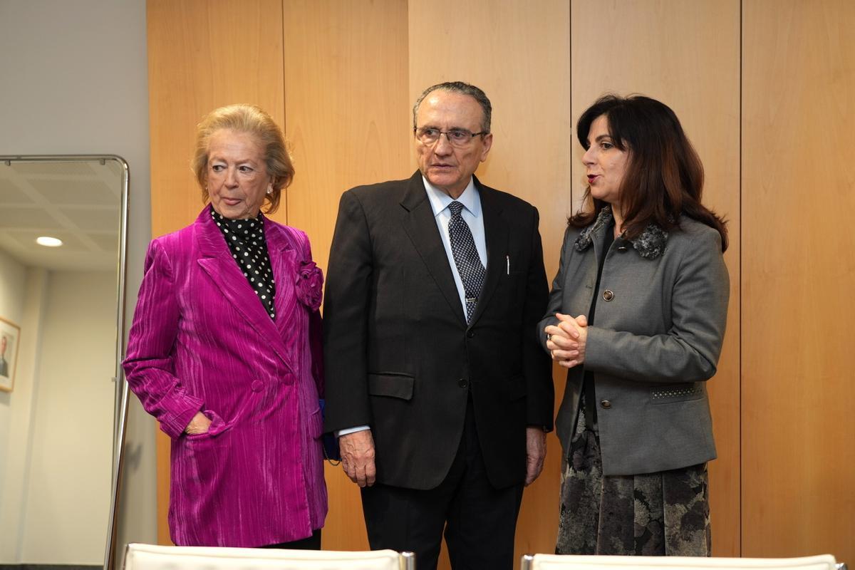 La UJI entrega a Mediterráneo la Distinción Extraordinaria