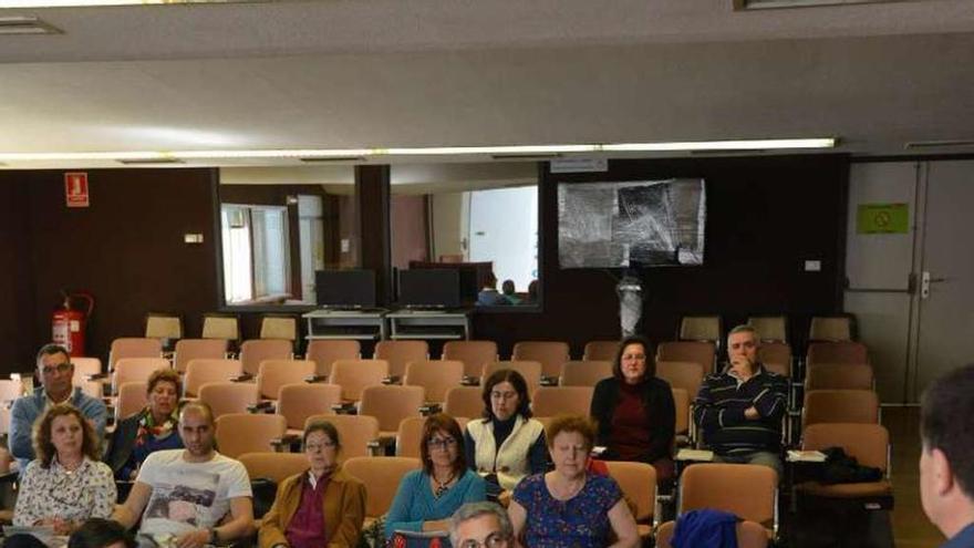 Asistentes a las jornadas sobre la artritis, ayer en el CHOP. // G. Santos