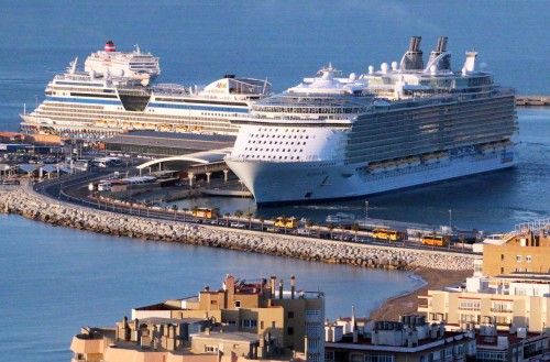 Allure of the Seas, en el puerto de Málaga