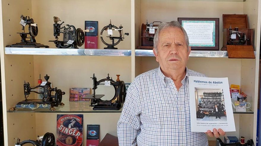 &quot;La mayor ilusión de mi vida es que mi colección de máquinas de coser se exhiba en un museo&quot;