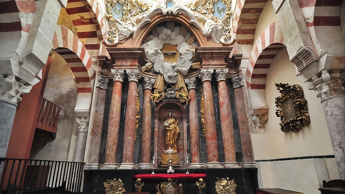 Interior de la capilla de Santa Inés en la Mezquita-Catedral de Córdoba.